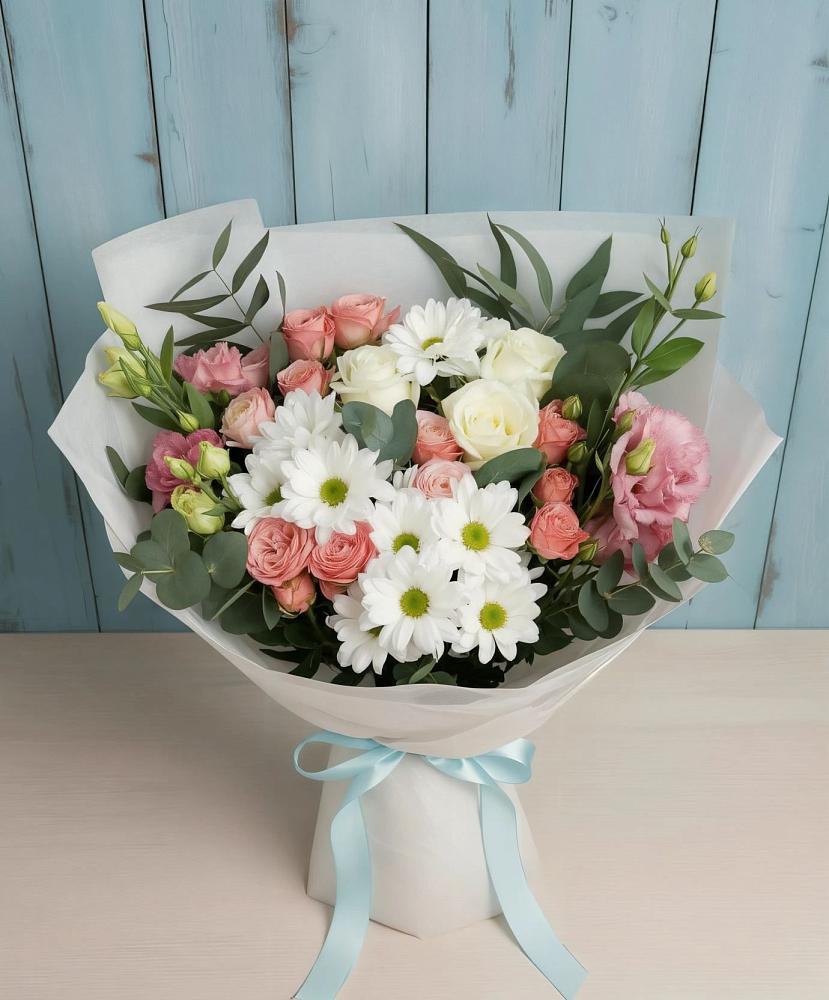 Букет цветов из: Розы, Лизиантусы и Хризантемы в Кобяково