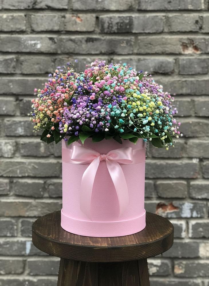 Цветочная композиция из Гипсофила и Розы в шляпной коробке в Кобяково