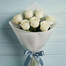 Букет 7 Белых роз Эдлесс Лав в Кобяково