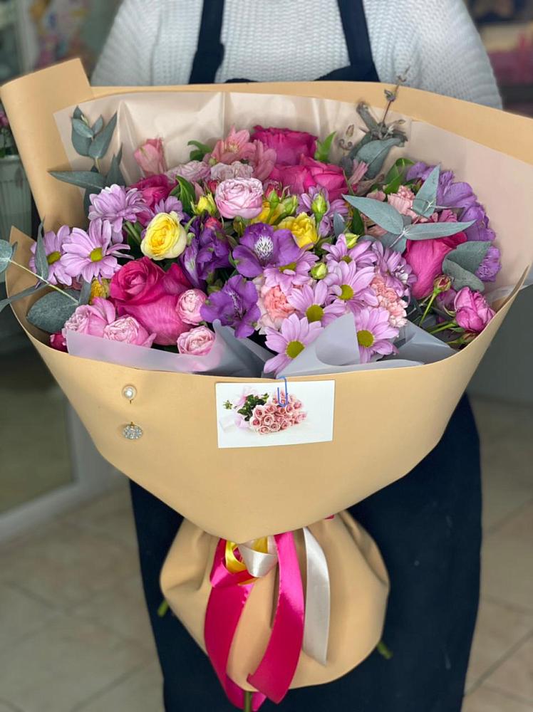 Букет цветов из: Хризантемы, Гвоздики и Альстромерии в Кобяково