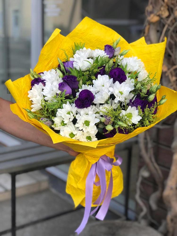 Букет цветов из: Ирисы, Хризантемы и Ромашки в Кобяково