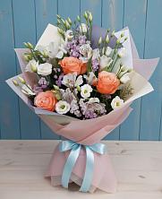 Букет цветов из:  Лизиантусы, Розы, Альстромерии и Гипсофила в Кобяково