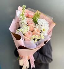 Букет цветов из:  Хризантемы и Розы в Кобяково