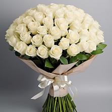 Букет 101 беля роза Белоснежка в Кобяково