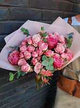 Букет розы в пальмах в Кобяково Букет цветов из: Розы в Кобяково
