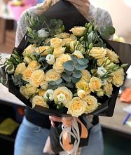 Букет цветов из:  Розы и Лизиантусы в Кобяково