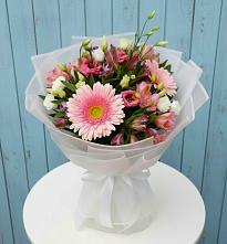 Букет цветов из:  Герберы, Альстромерии и Лизиантусы #REPLACE_PRED# Кобяково