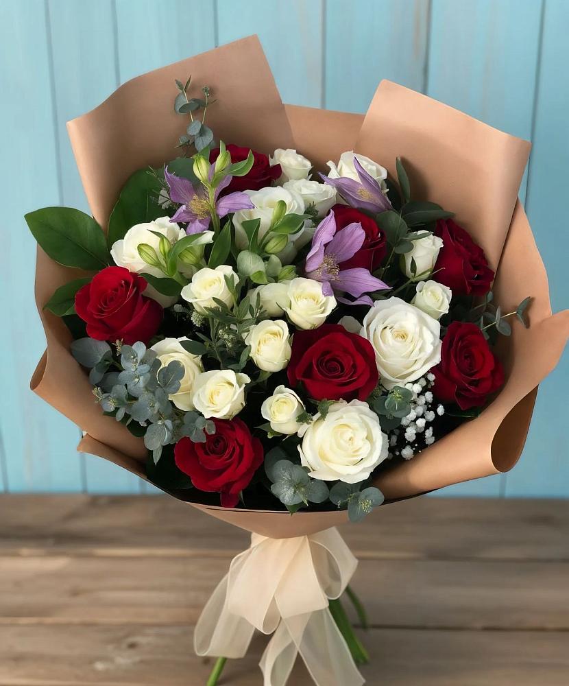 Букет цветов из: Розы и Альстромерии в Кобяково