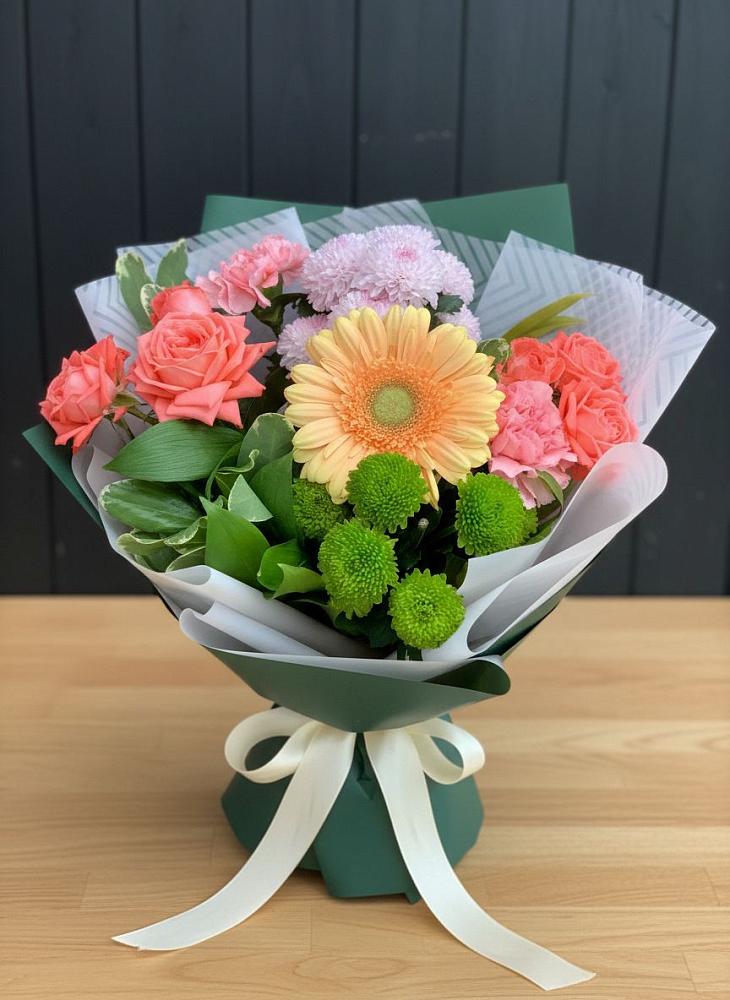 Букет цветов из: Гвоздики, Розы, Герберы и Хризантемы в Кобяково