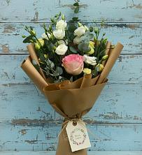 Букет цветов из:  Розы и Лизиантусы в Кобяково